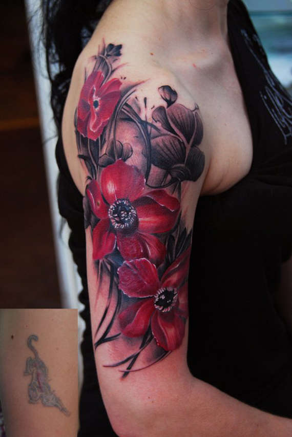 Artistic and Striking Flower Tattoos images