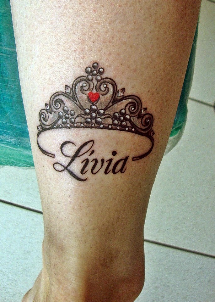 Beautiful Queen's Crown And Name Tattoos