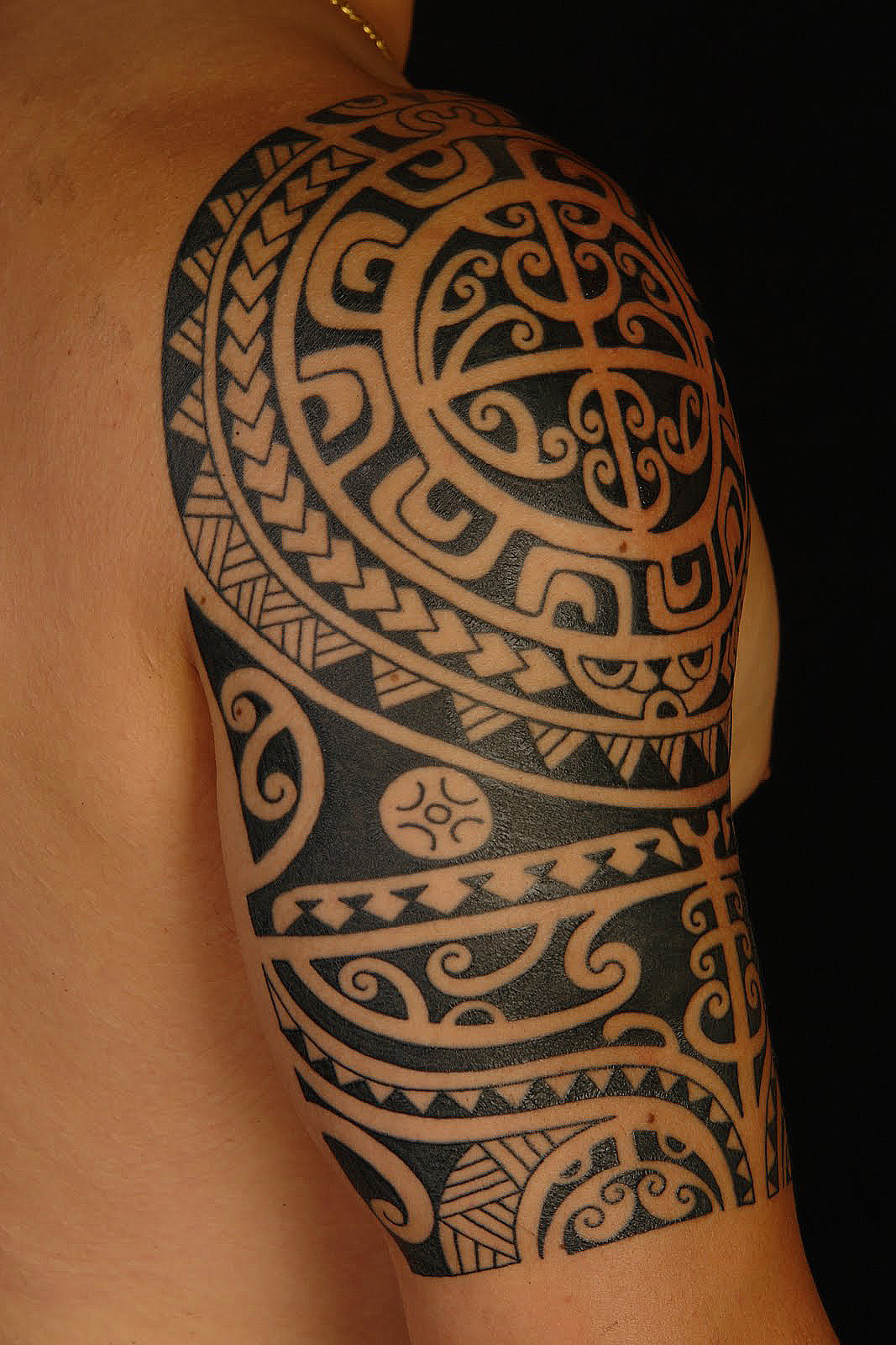 Hawaiian Shoulder Tribal Tattoo Designs