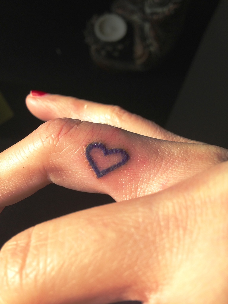 Heart-Finger-Tattoos