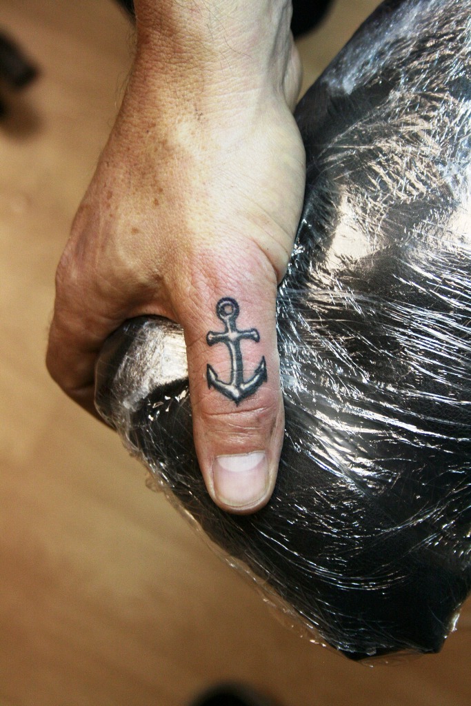 Small-Anchor-Tattoo-Designs