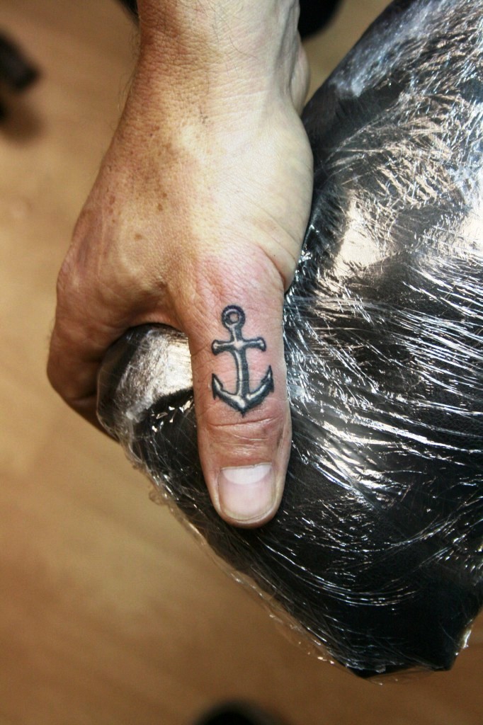Small-Anchor-Tattoo-Designs