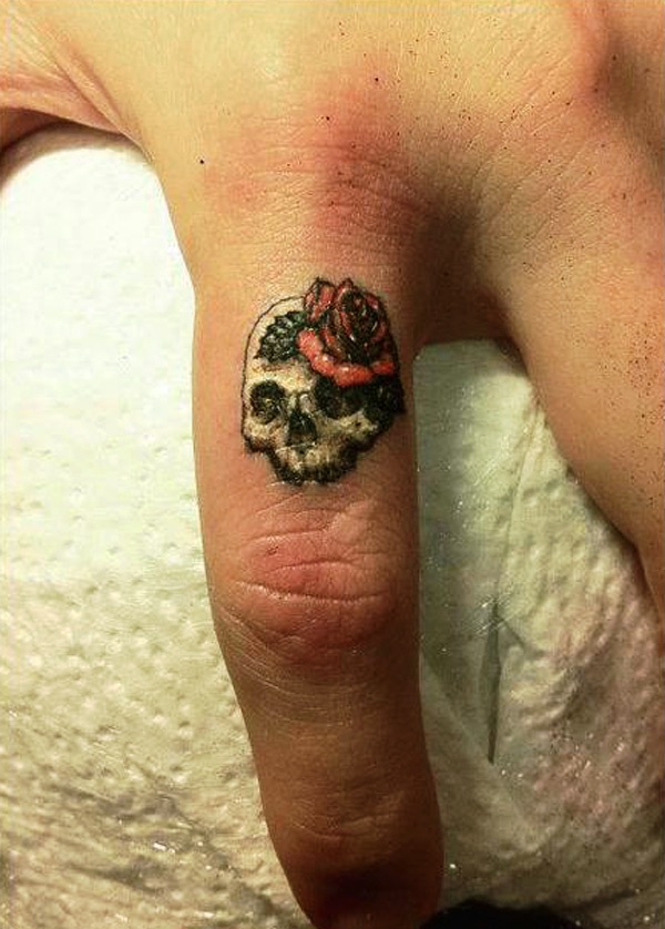 Small-Skull-finger-Tattoo