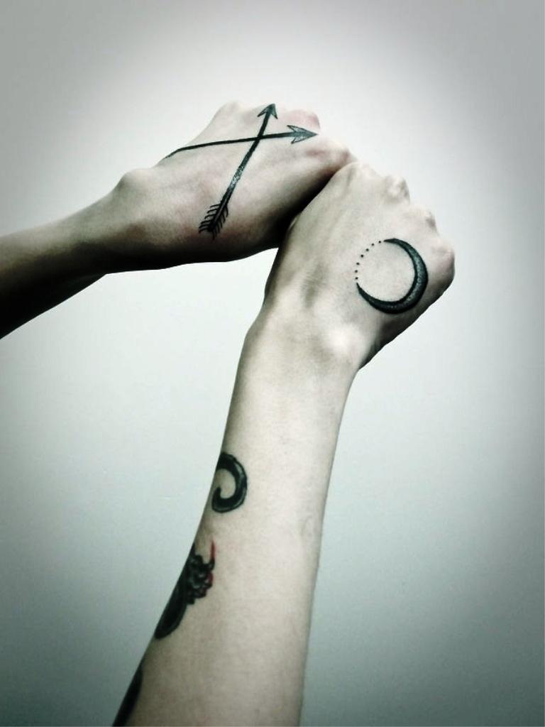 cross_arrow_tattoo