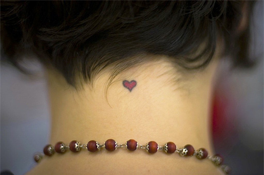 cute-little-heart-neck-tattoo