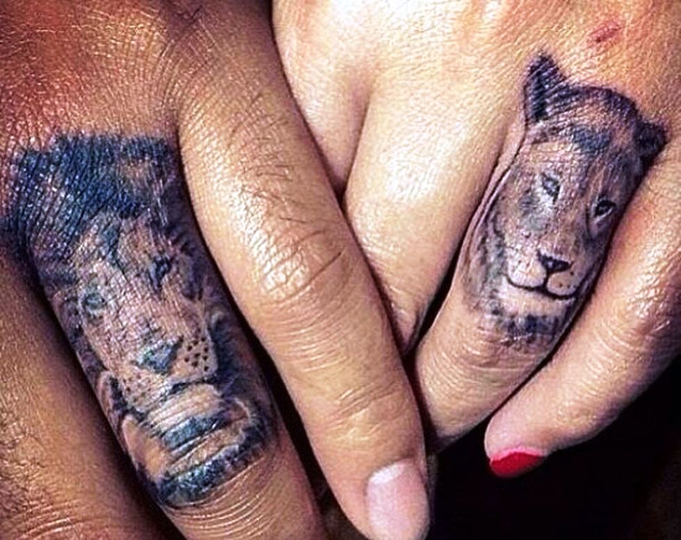 lions-finger tattoos