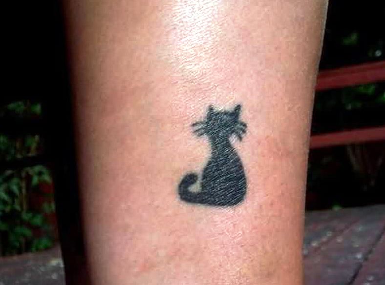 small-black-cat-tattoo