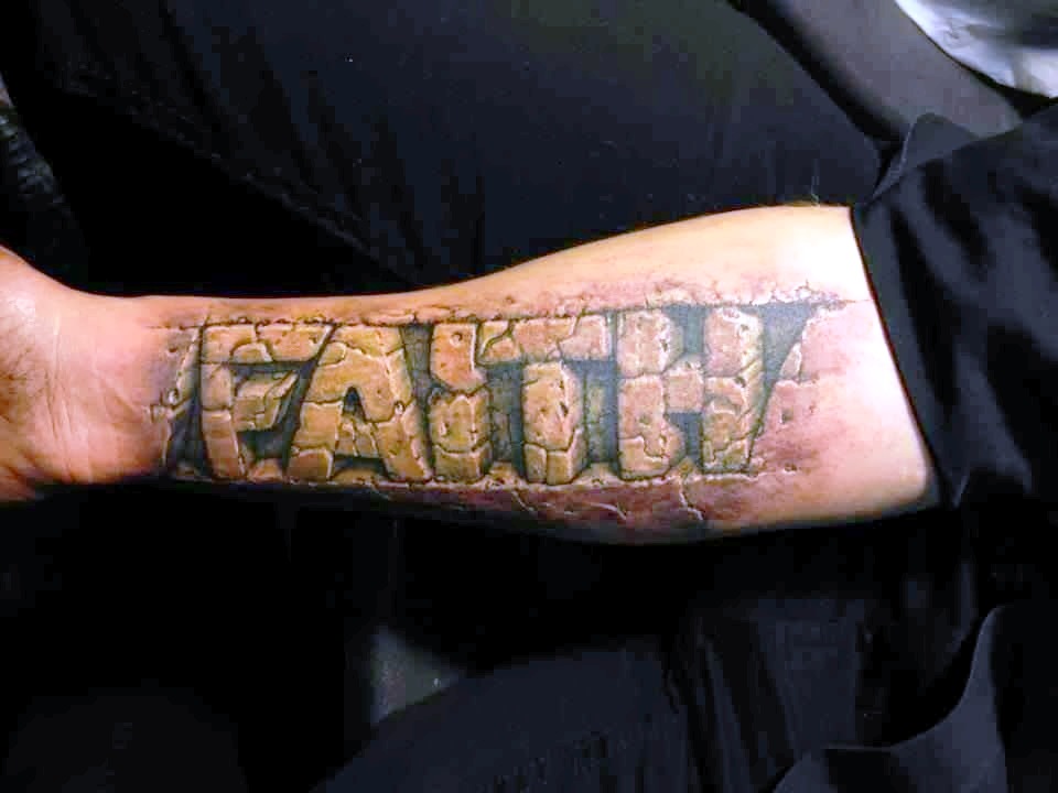 small-faith-creative-tattoos-women-3d