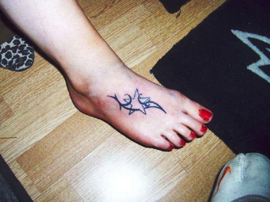 small-tattoos-stars-female-3d-hd