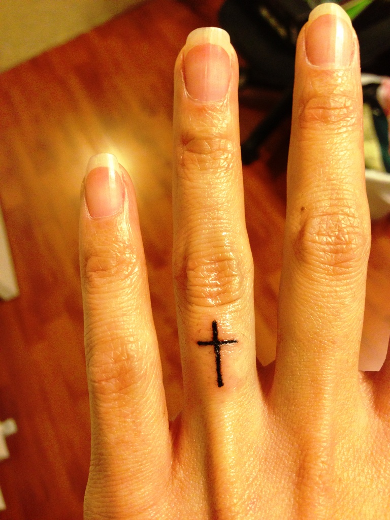 Images-of-Small-Cross-Tattoos