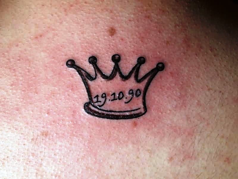 Memorable-Simple-Small-Crown-Tattoo-Design-Made-By-Ink