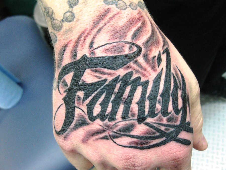 small-family-frog-tattoos-Hand