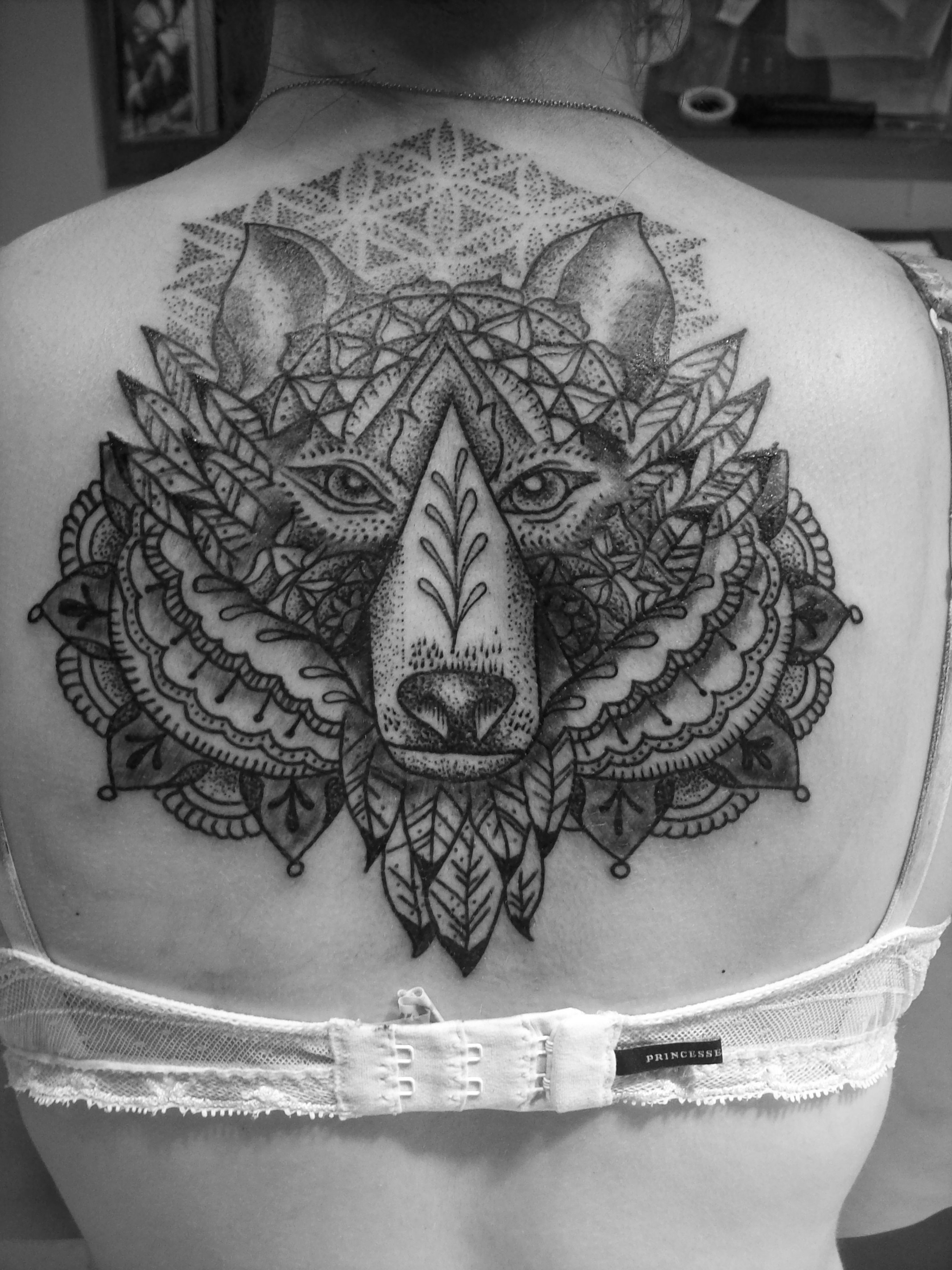 abstract-wolf-tattoo-idea