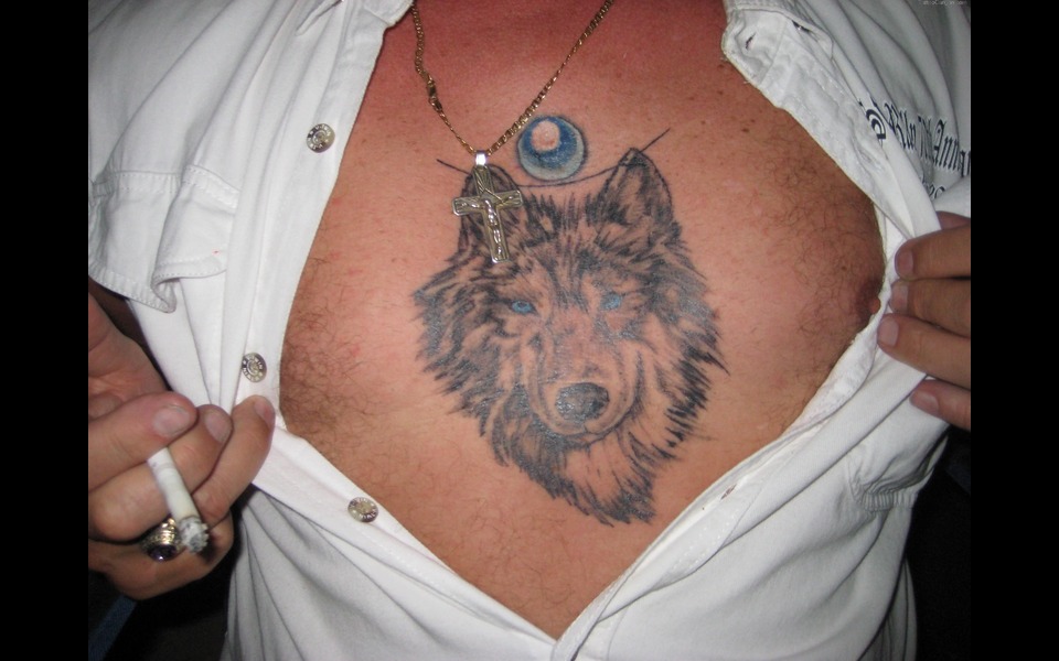 beautiful-wolf-tattoo-design