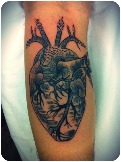black-and-grey-anatomical-heart-tattoo