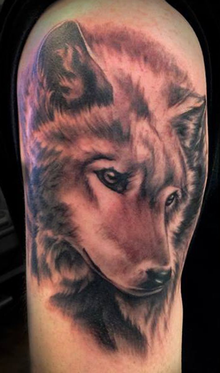 black-and-grey-wolf-tattoos
