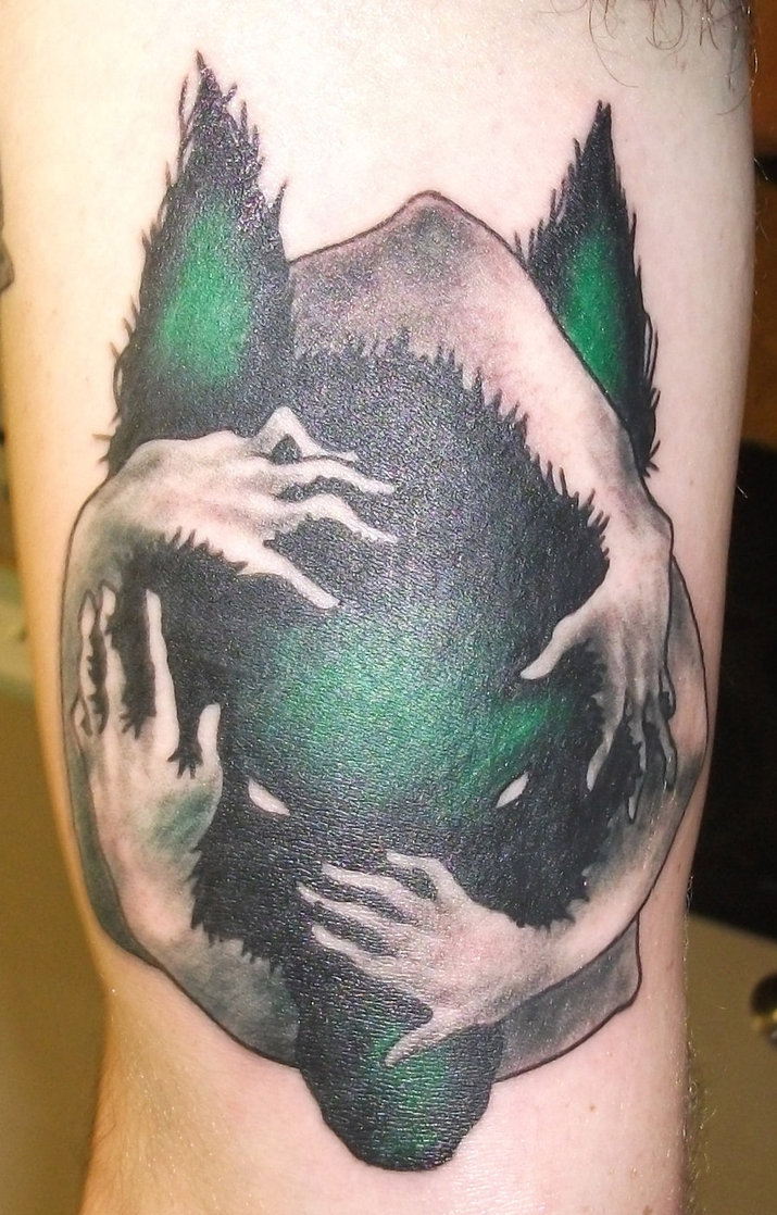 creepy-wolf-tattoo