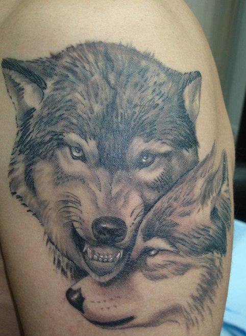 female-wolf-tattoos