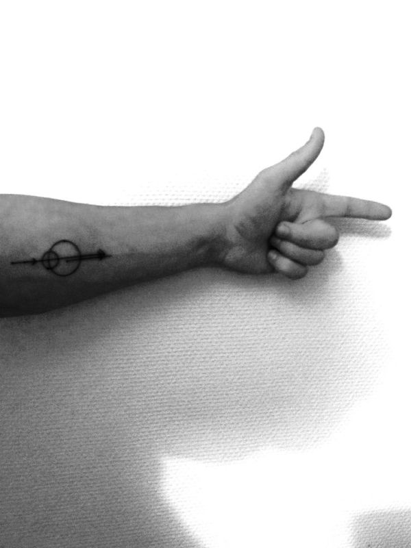 geometric-arrow-tattoo-nice