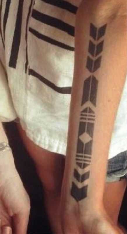 geometric-arrow-tattoo-design