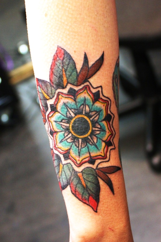 geometric-flower-tattoo-color