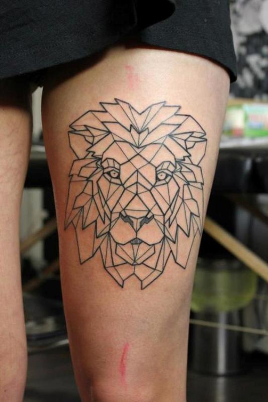 geometric-lion-tattoo-idea