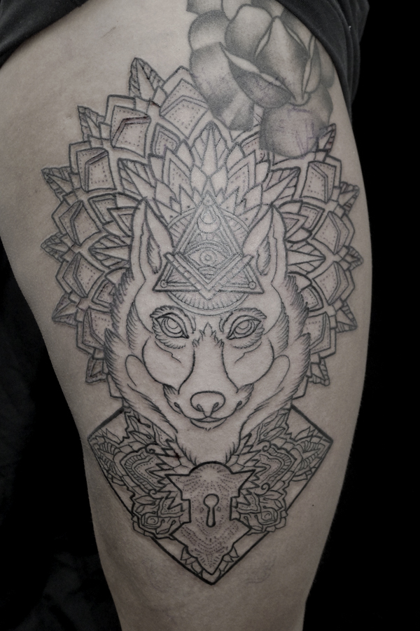 geometric-mandala-wolf-tattoo