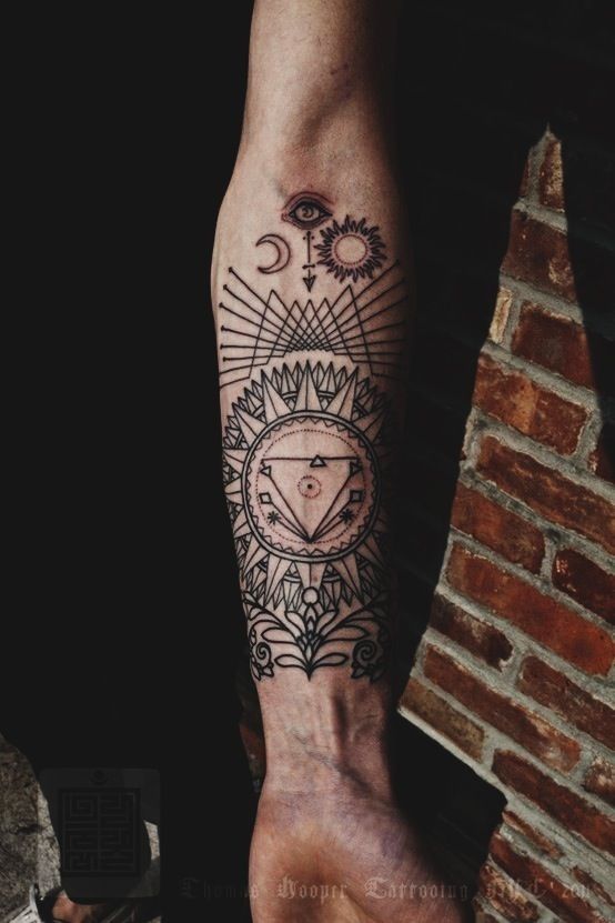 geometric-tattoo-men-forearm