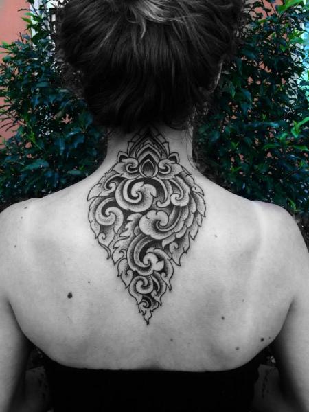 geometric-tattoos-on-back-of-neck