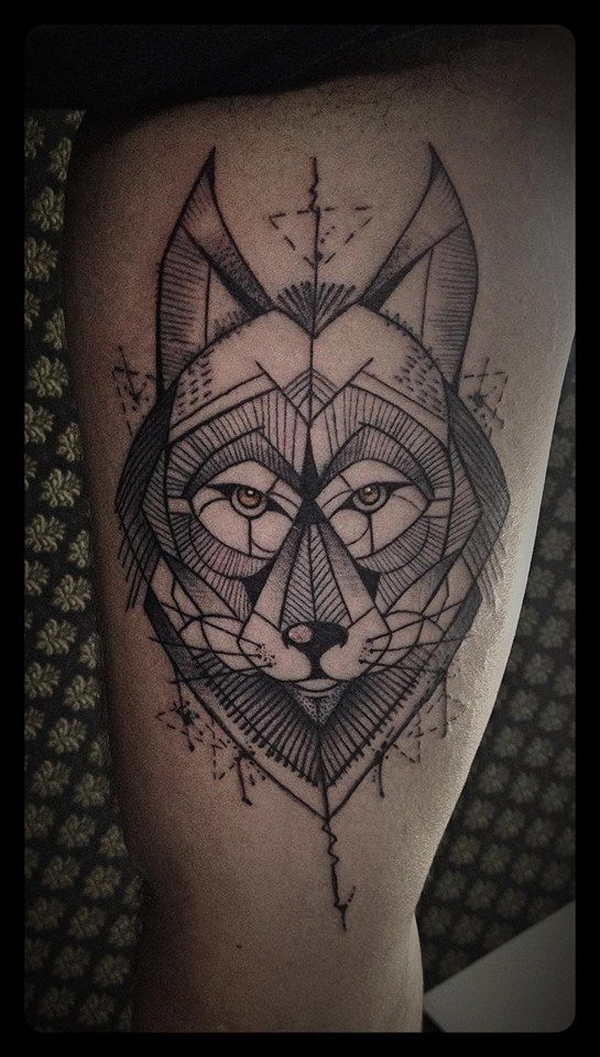 geometric-wolf-tattoo-2015