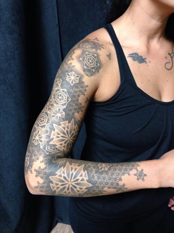 geometrical-tattoo-sleeves-feminine