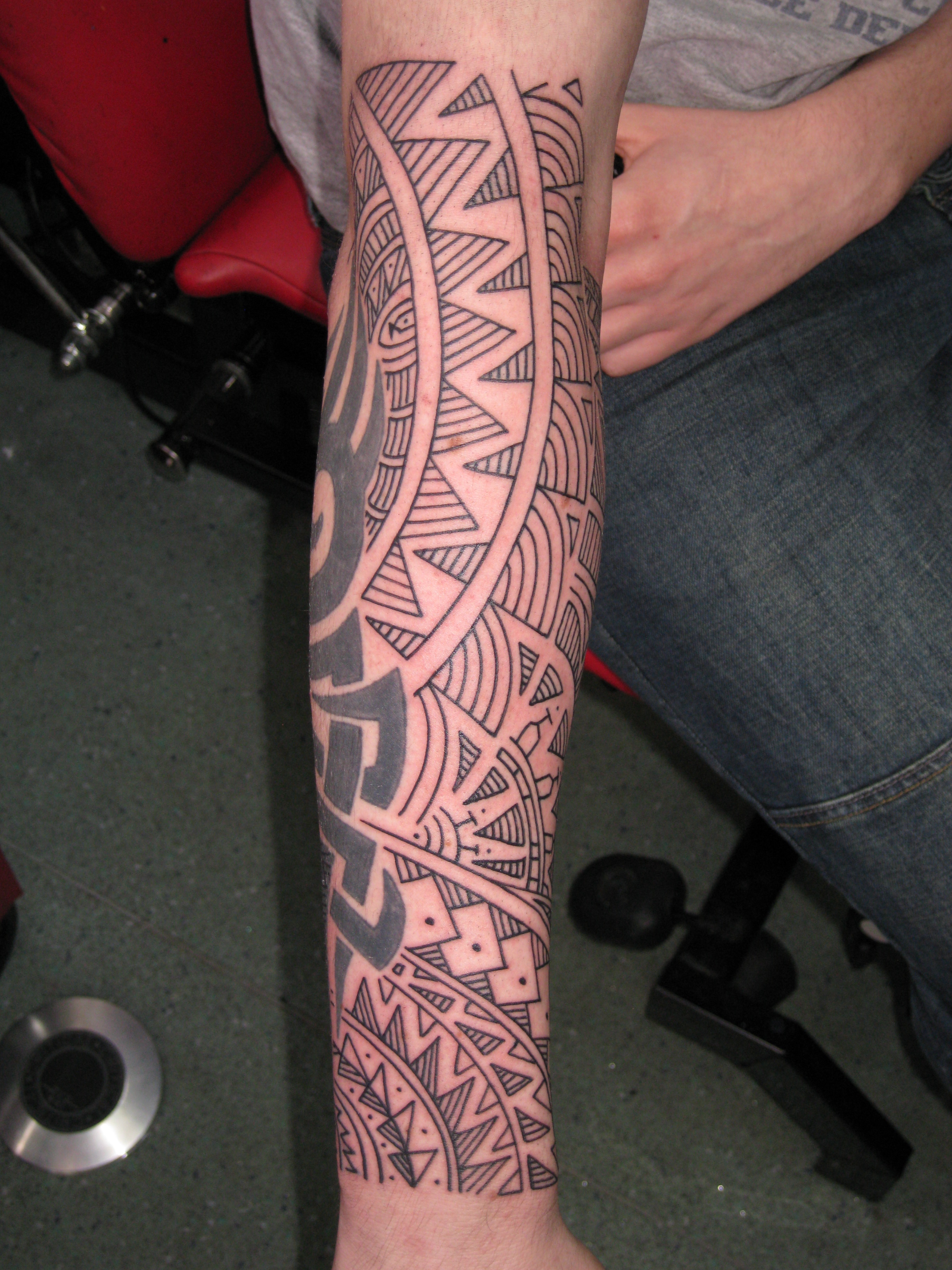 half-sleeve-geometric-line-tattoo-ideas