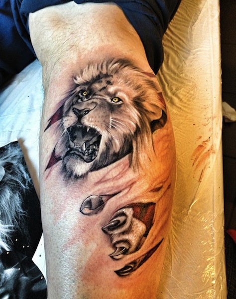lion-tattoo-on-leg