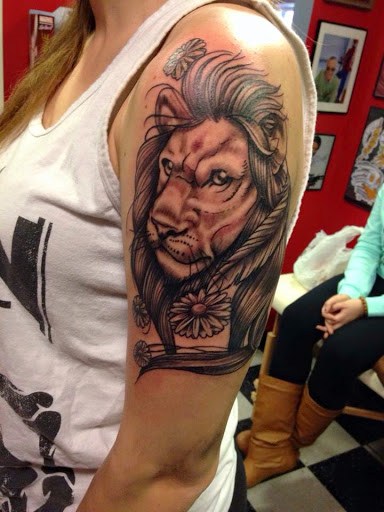 lion-tattoos-on-shoulder