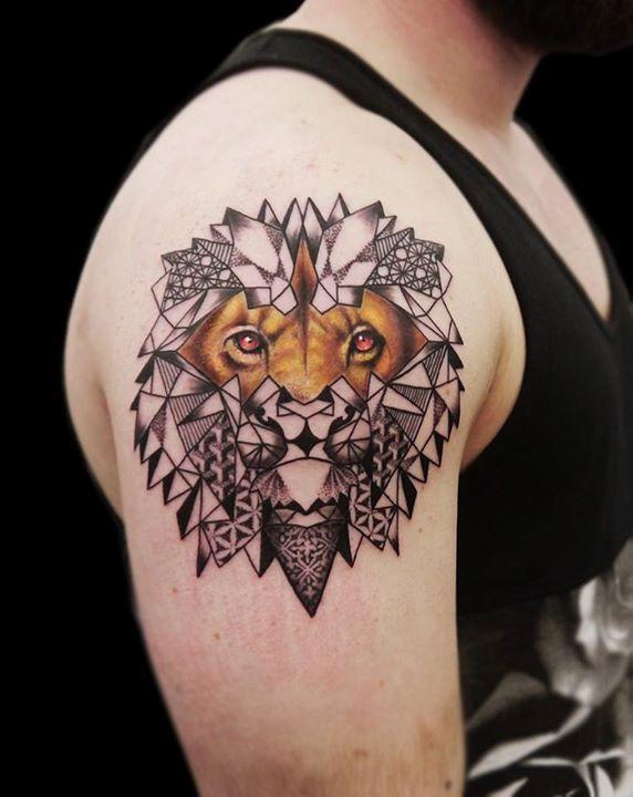 lion-thigh-tattoo-ideas