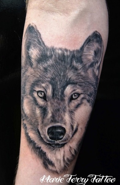 lone-wolf-tattoo-design-fine-ideas