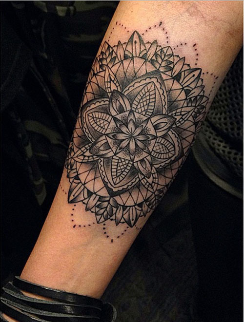 lotus-mandala-tattoo-on-girls-hand