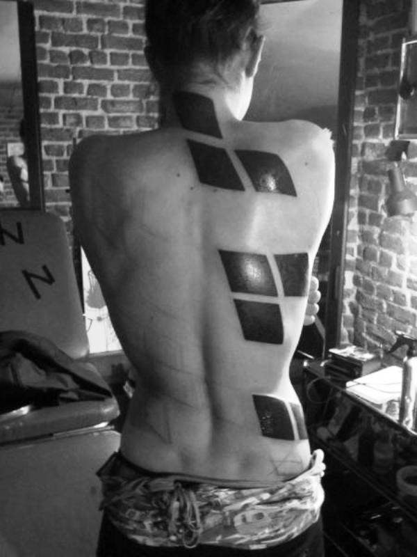 minimalist-geometric-tattoo-back-ideas