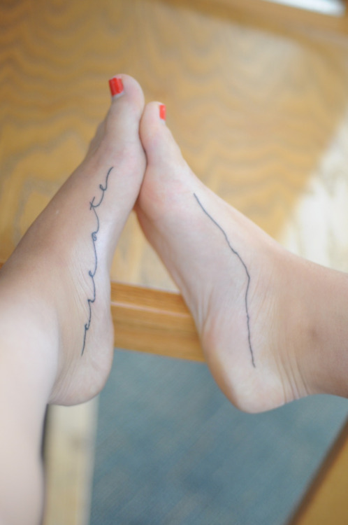mountain-tattoo-on-foot