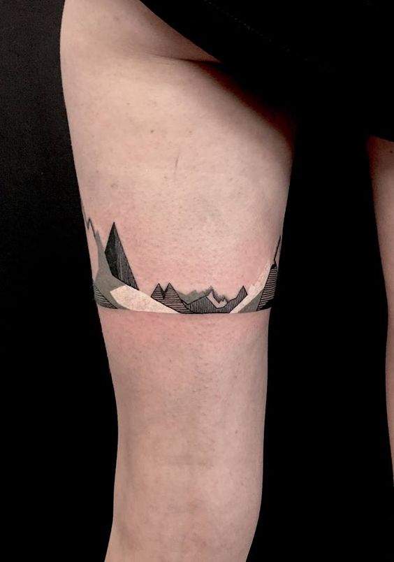 mountains-geometric-minimalist-tattoo