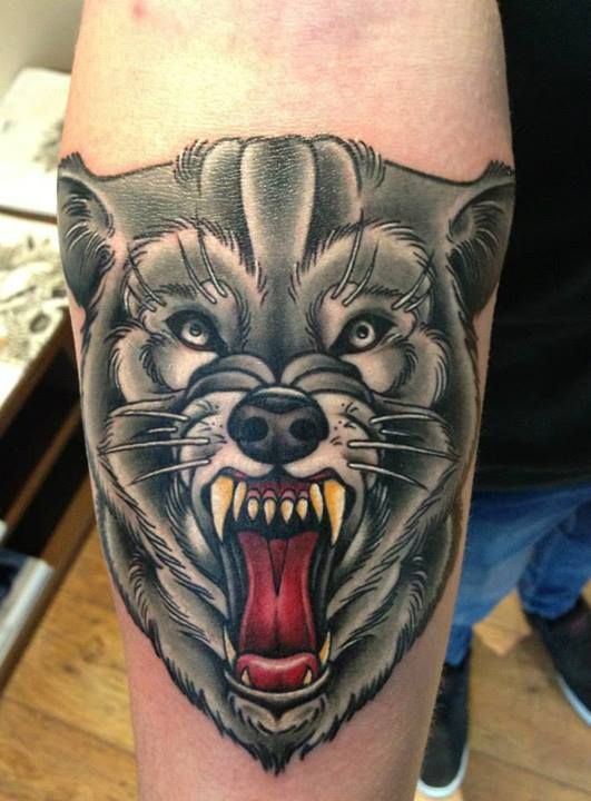 neo-traditional-wolf-tattoo