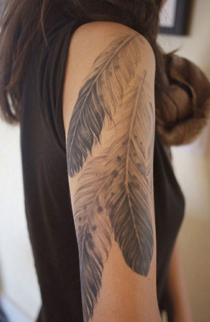 realistic-feather-tattoo