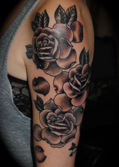 roses-half-sleeve-tattoo-woman