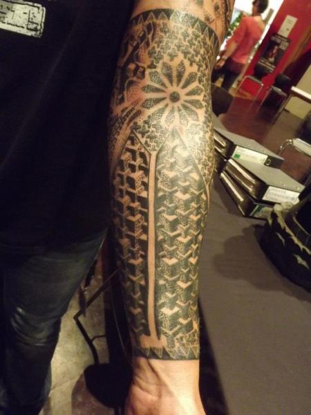 shoulder-arm-tattoos-geometric