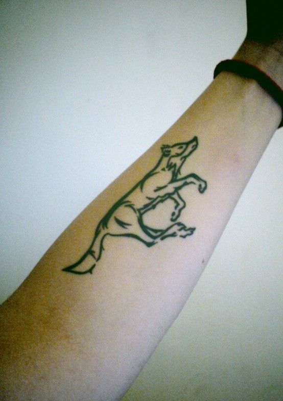 simple-wolf-tattoo-ideas