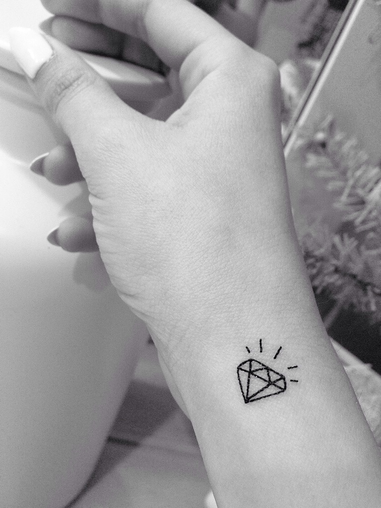 small-diamond-tattoo-on-wrist