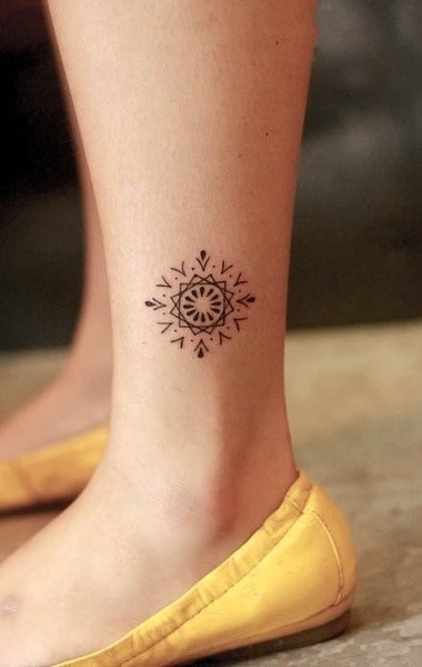 small-geometric-tattoo