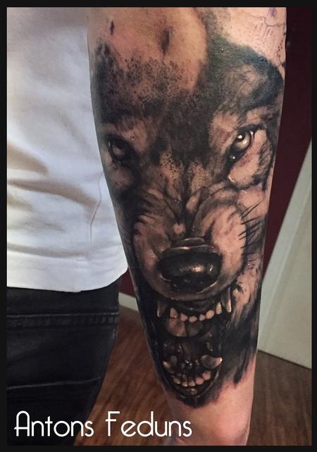 snarling-wolf-tattoos