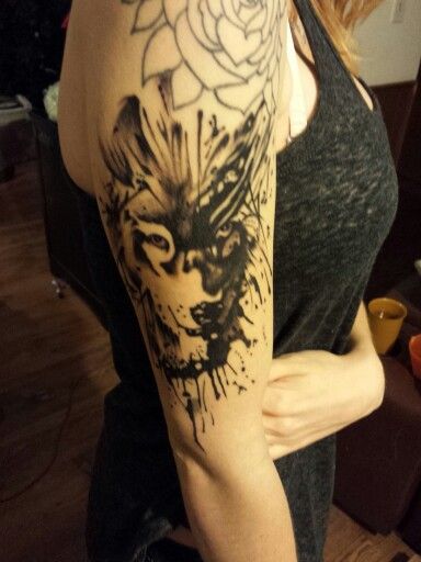 splatter-watercolor-wolf-tattoo