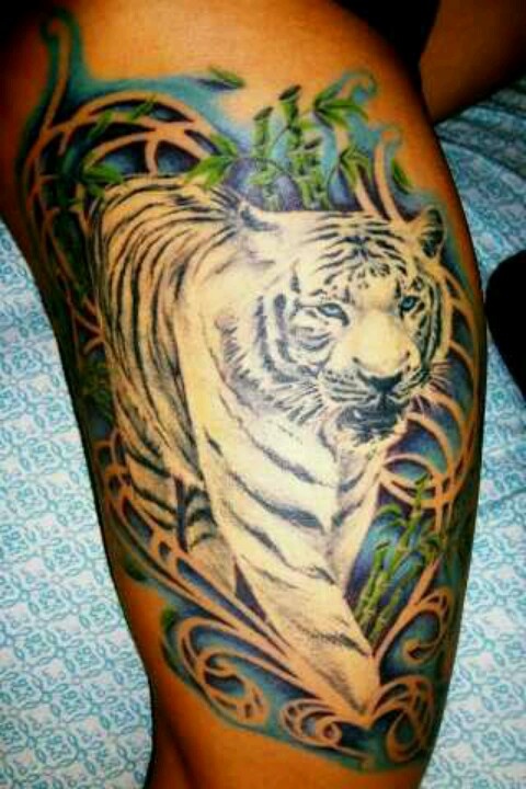 tiger-tattoo-on-thigh-ideas